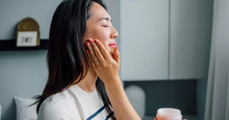 Discover the 44 Off Calming Moisturizer for Rosacea Relief