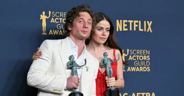 Inside the Blossoming Romance of Jeremy Allen White and Molly Gordon