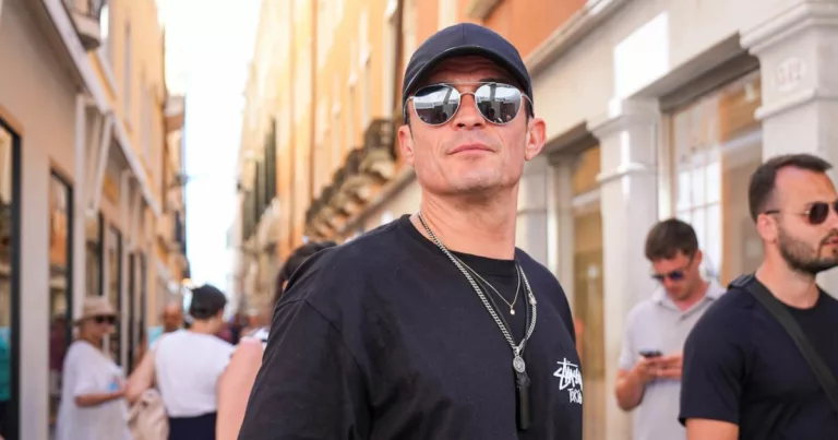 Orlando Bloom Enjoys Venice After Attending Bezos Wedding