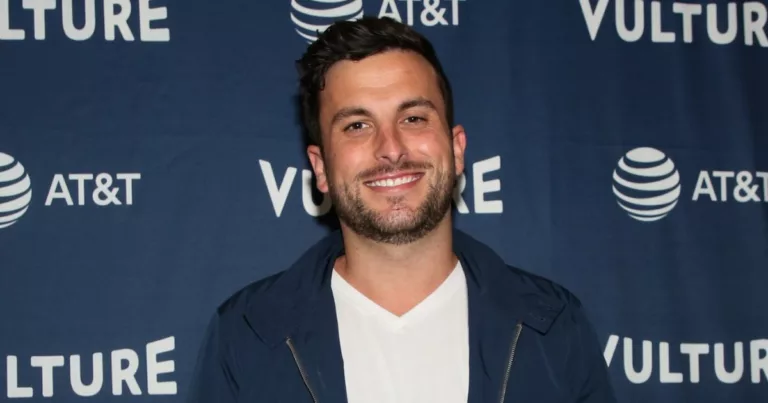 Tanner Tolbert Questions Golden Bachelor Contestants in BiP Mix