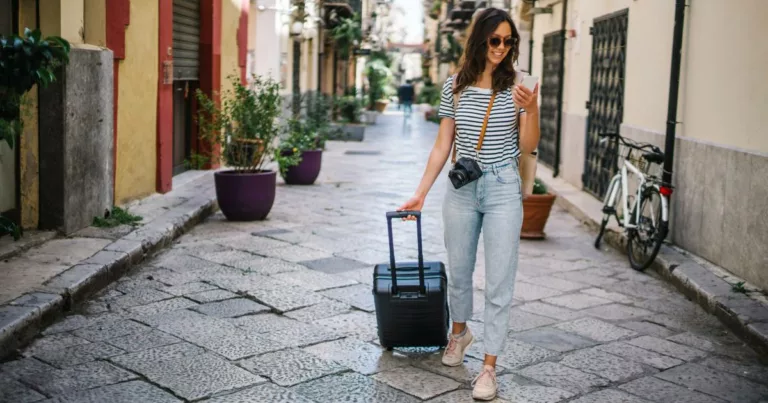 17 Essential Travel Outfits for the JetSetter in You