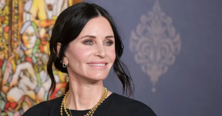Courteney Cox Swears by This 22 Concealer for Effortless Beauty