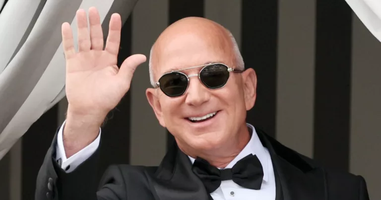 Jeff Bezos Unveils New Hairstyle Following Wedding to Lauren Sánchez