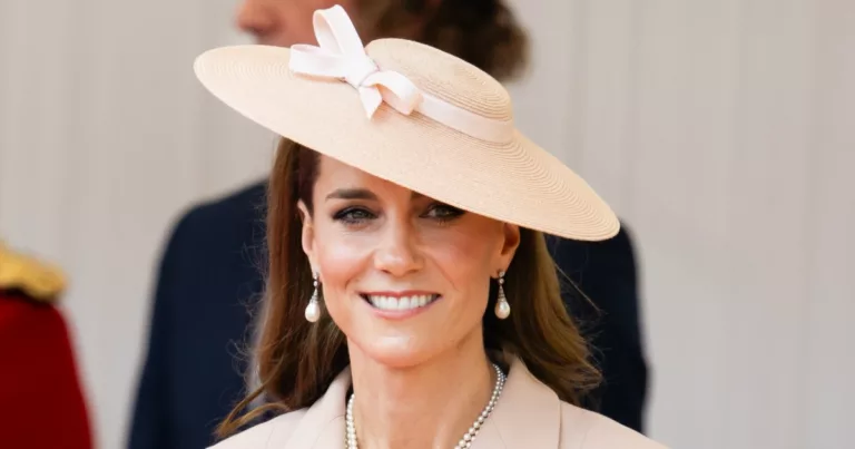 Kate Middletons GoTo 8 Nail Polish for a Flawless Manicure