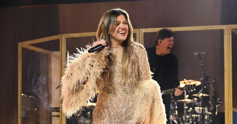 Kelly Clarkson Opens Up About Why Shes Not Dating Right Now