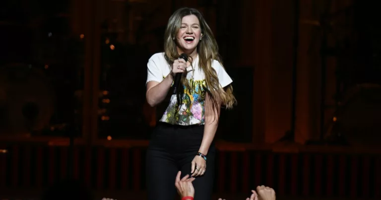 Kelly Clarkson Reflects on Empowering Lyric Changes in Piece by Piece