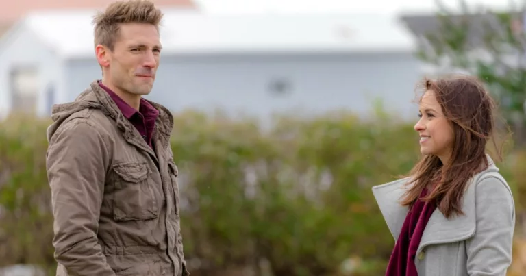 Lacey Chabert and Andrew Walker Reunite for a Festive Hallmark Film
